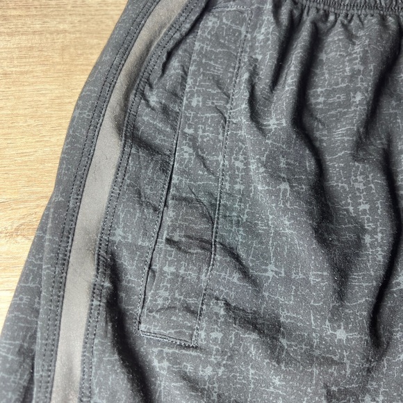 Lululemon Athletic patterned Shorts - Picture 4 of 6